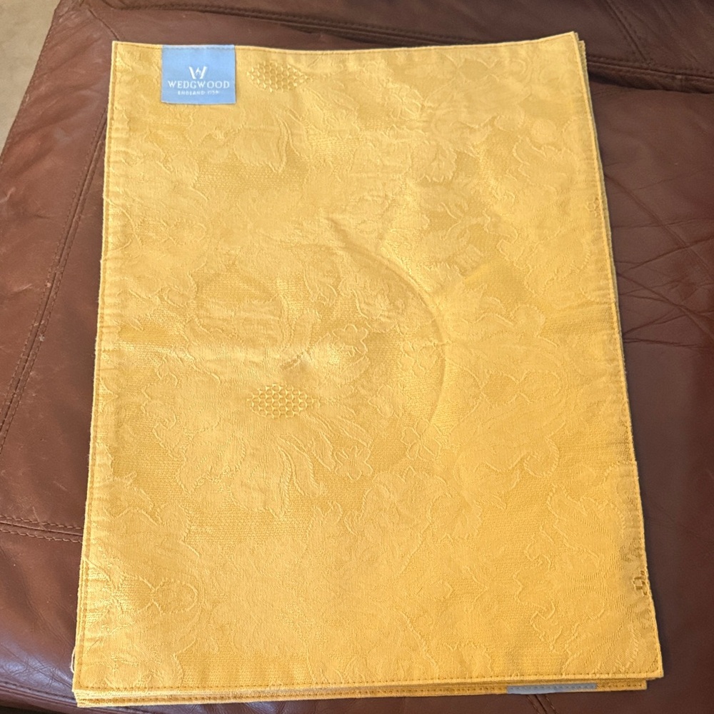 Wedgwood Sunflower Yellow Floral dining placemats,  set‎ of 4